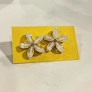 Brand New Gold Flower Earrings